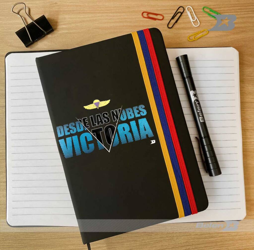 Libreta molesk a4 negro aviación lema